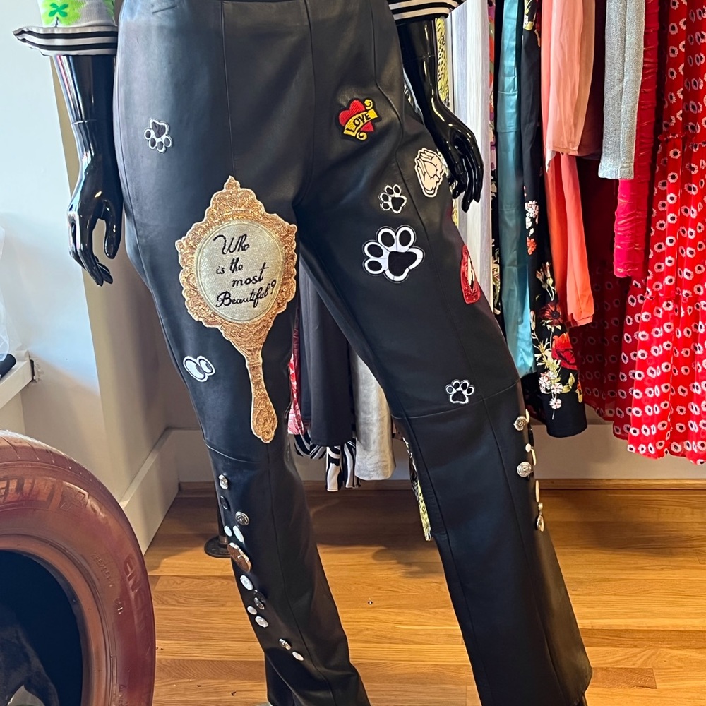 VS2 LEATHERS